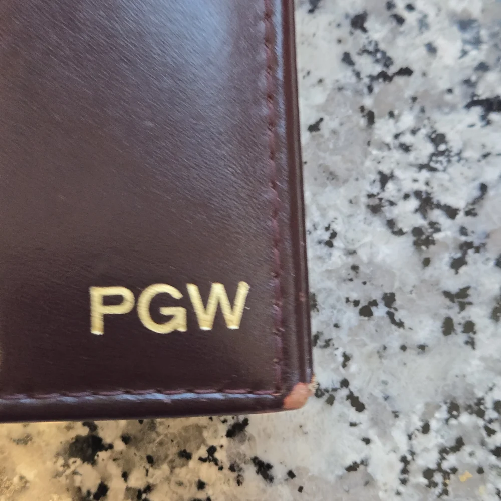 ​Vintage Burgundy Leather Portfolio / Padfolio - Monogrammed 